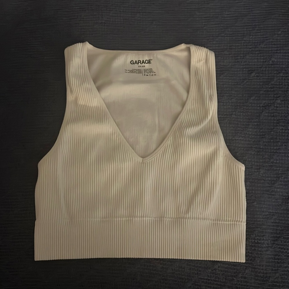 GARAGE PLUNGE V NECK CROP TOP